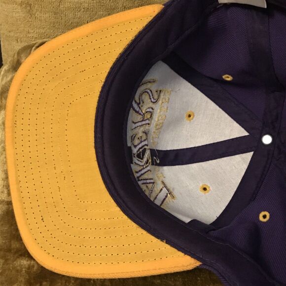 Vintage Los Angeles Lakers Snapback Hat Cap Wool Script NBA “Rare” 90’s Hat - Picture 7 of 10